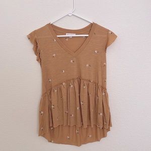 Autumn flower blouse in a light caramel color